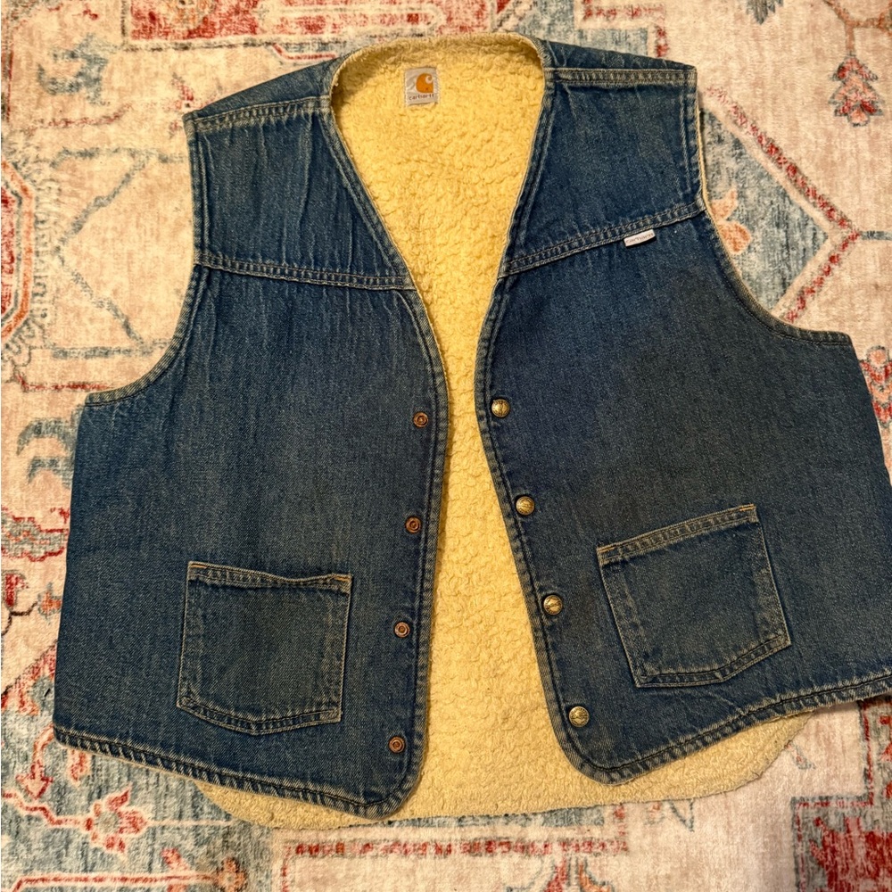 Vintage 1990s Carhartt Vest.. pictures do not do it justice! Super cute on!